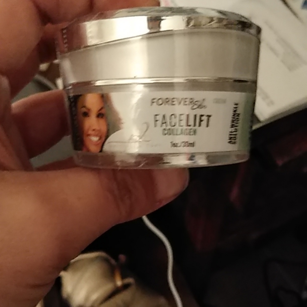Forever skin Cream
